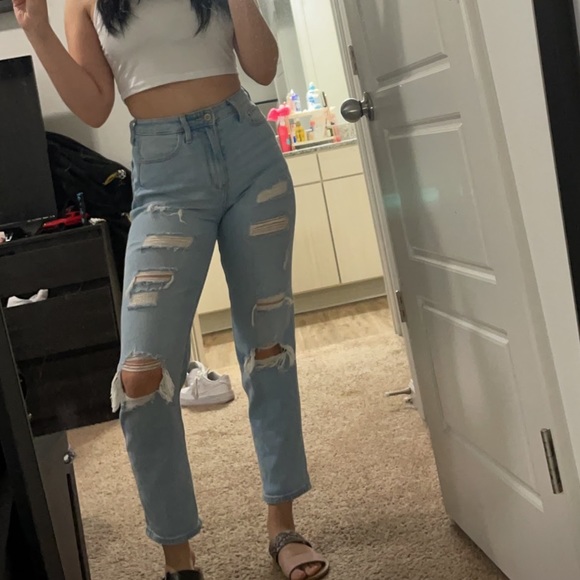 Hollister Denim - Hollister Ultra High Rise Mom Jean
